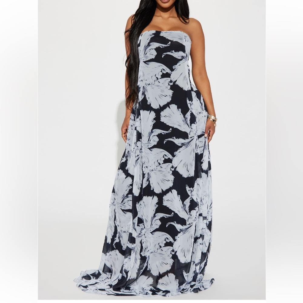 Fashion Nova Black and White Floral Maxi Dress